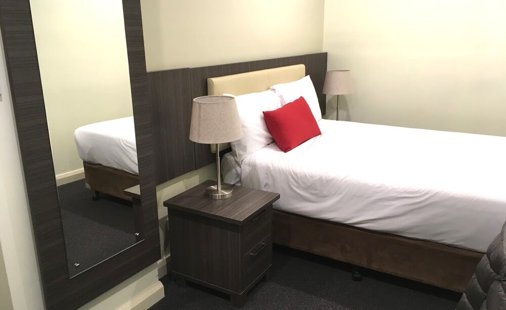 I love the room design at Ibis Kingsgate. It is compact, cosy and very well equipped.